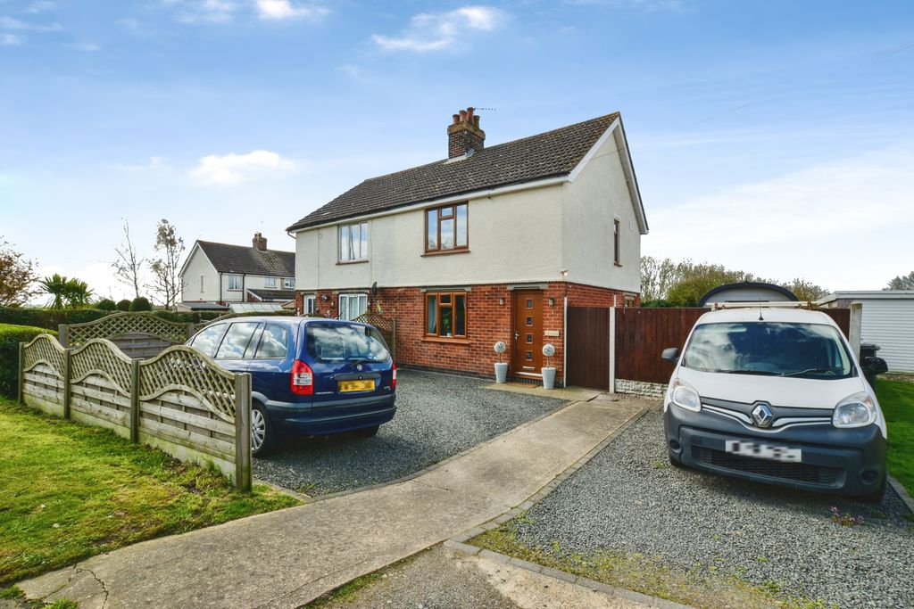 Property photo 1 of 19 Driveway