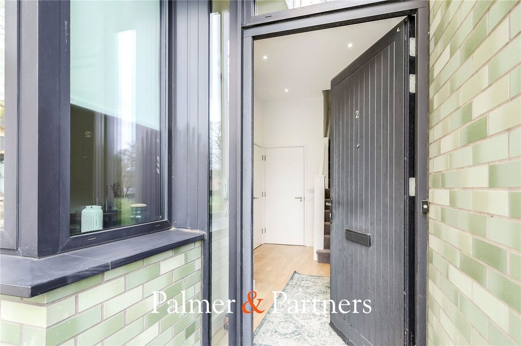 Property photo 3 of 31 Picture No. 14