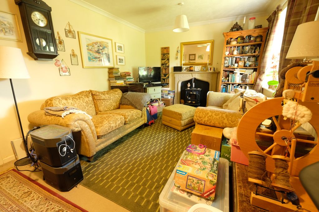 Property photo 2 of 8 Sitting Room