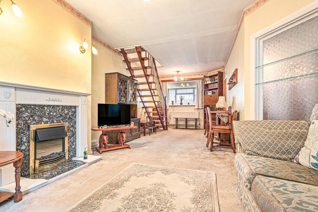 Property photo 3 of 19