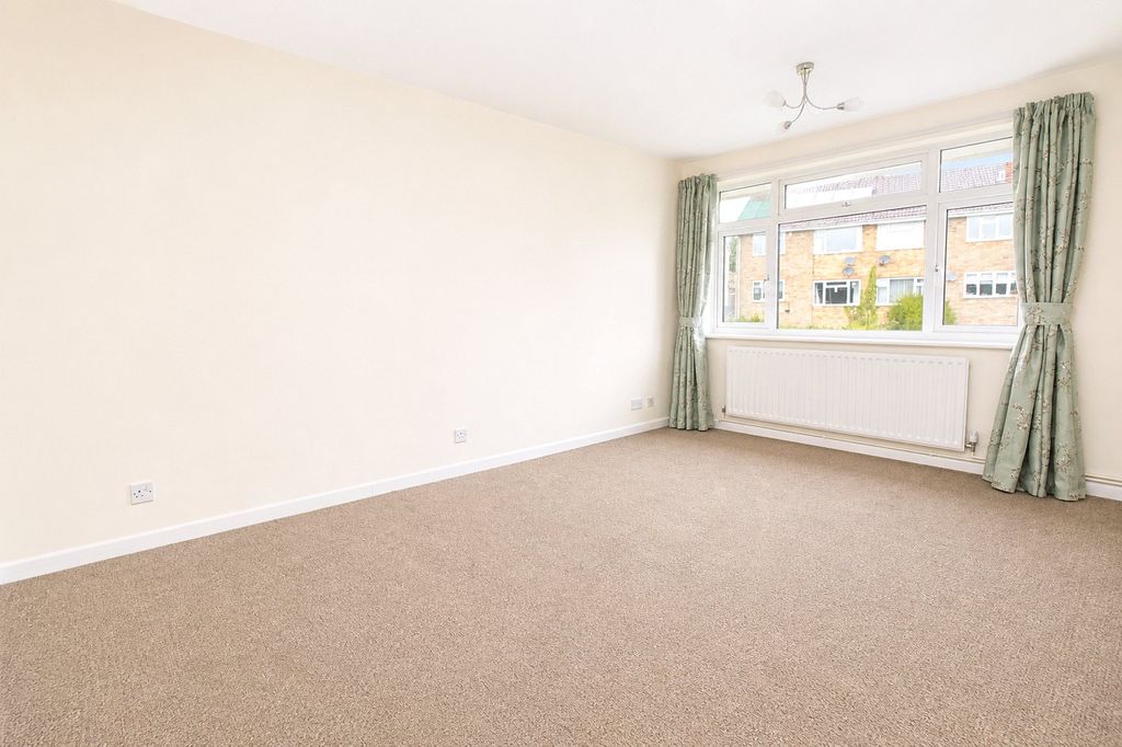 Property photo 3 of 8 Picture No. 15