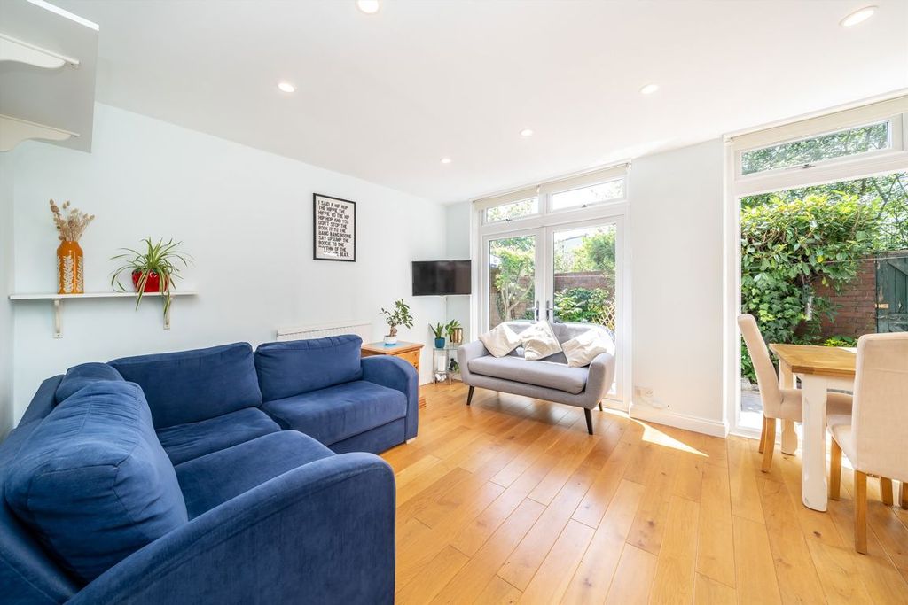 Property photo 1 of 7