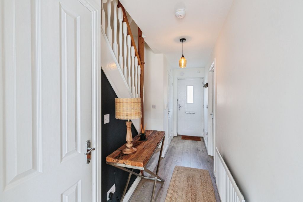 Property photo 2 of 20 Entrance Hallway