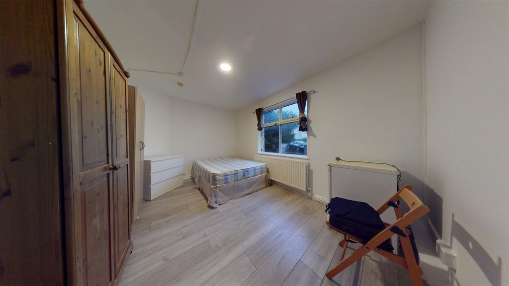 Property photo 3 of 7 12102025_094954.Jpg