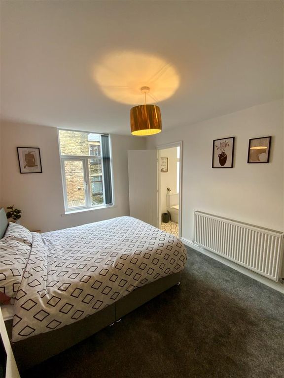 Property photo 3 of 7 Bedroom 3