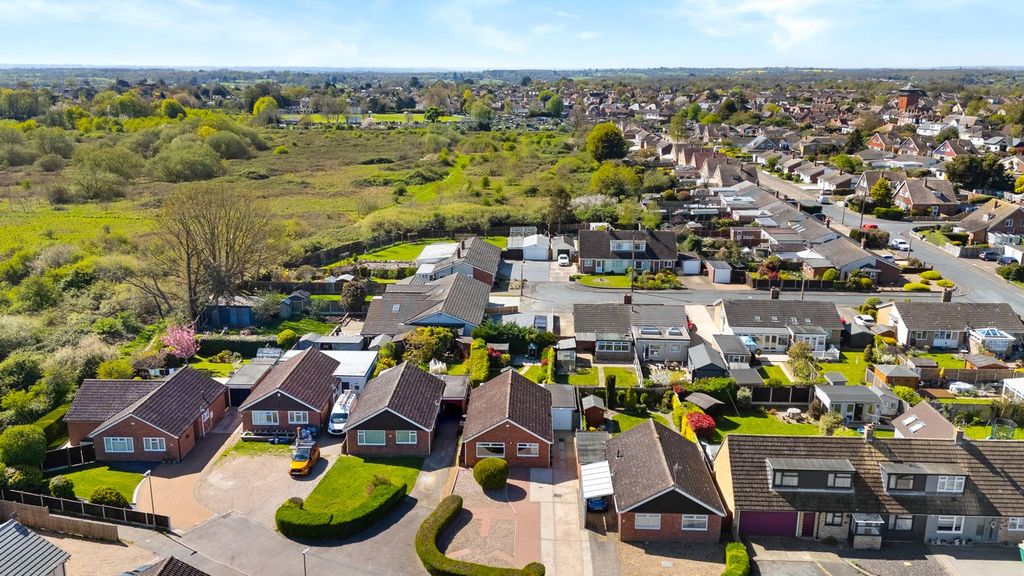 Property photo 2 of 20