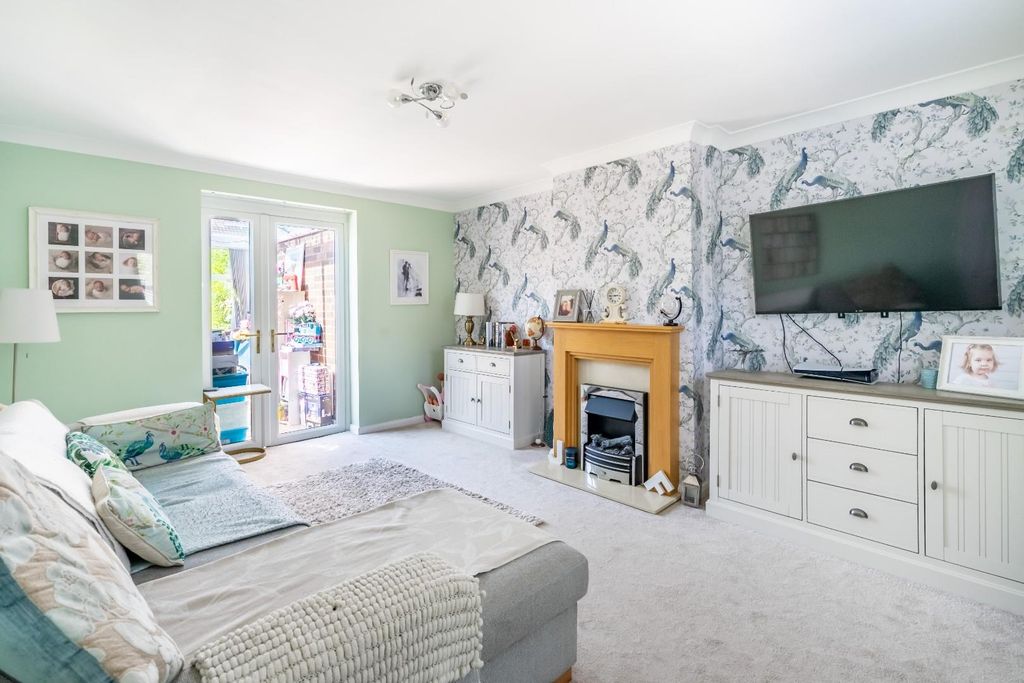 Property photo 2 of 12 9Rtg-1.Jpg