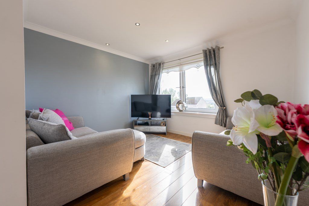 Property photo 2 of 14 2