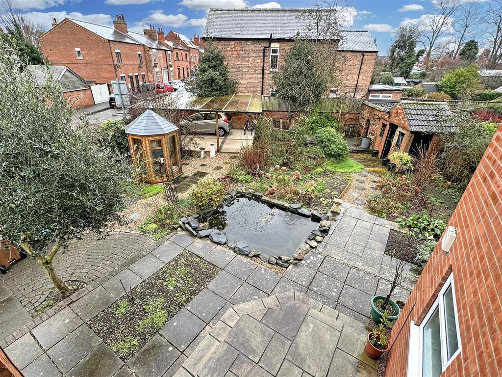 Property photo 3 of 24 Generous Rear Garden 615