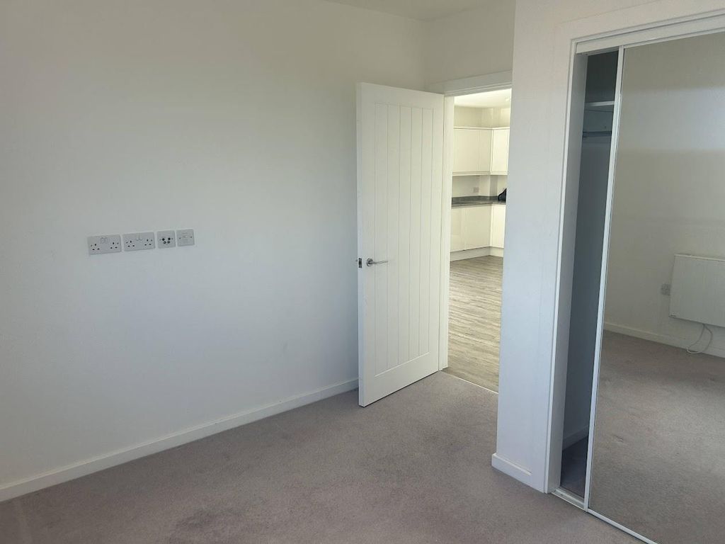 Property photo 3 of 6 Aston House Inbetween Bedroom And Living Room.Jpg