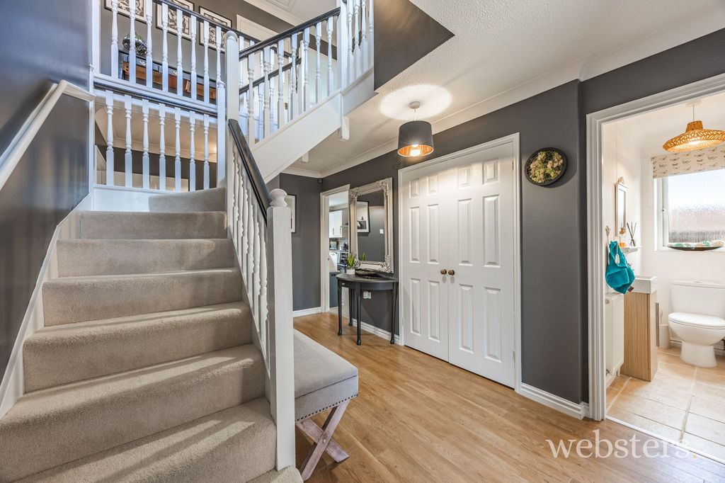 Property photo 2 of 33