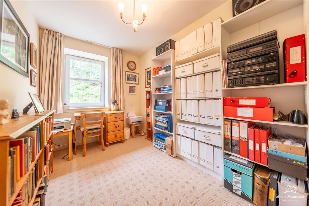 Additional image 17 of 4 bed property for saleRosslyn Avenue, Perth PH2