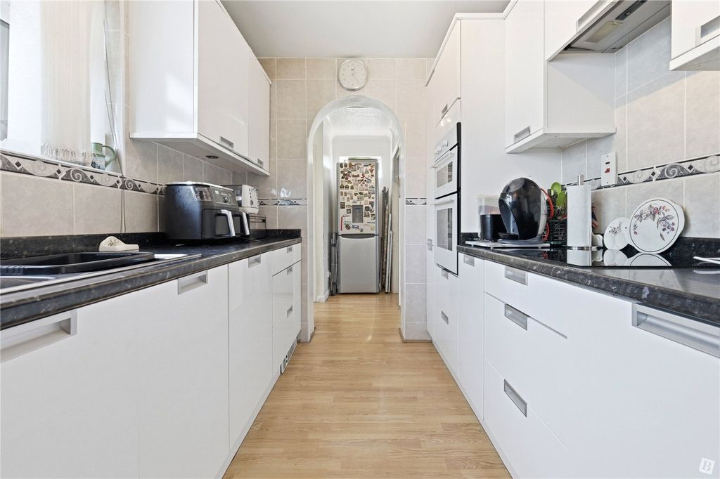 Property photo 2 of 14 Kitchen