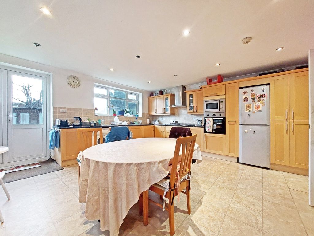 Property photo 3 of 16 4129555