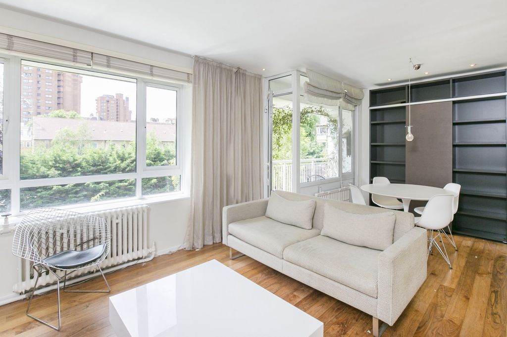 Property photo 3 of 9 Living Room