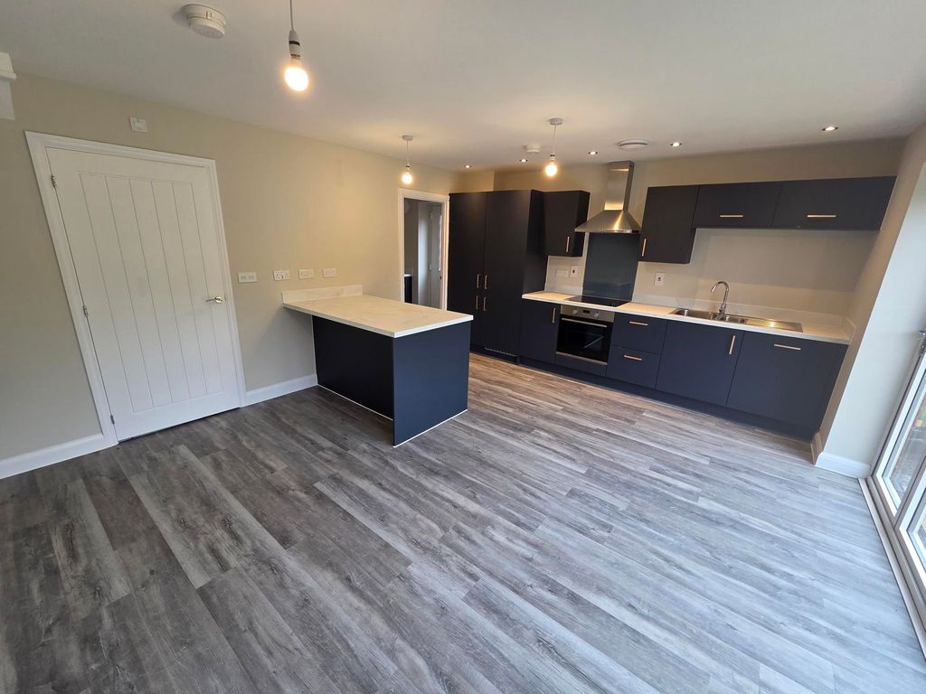 Property photo 2 of 19 Bedroom