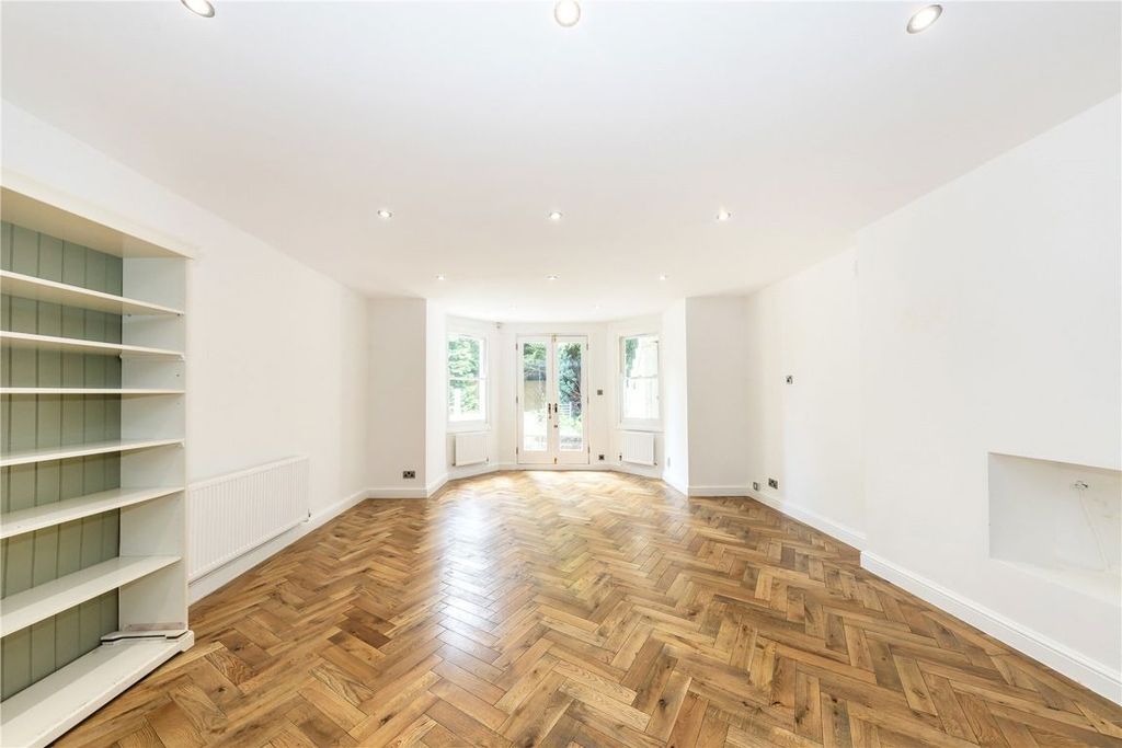Property photo 1 of 8