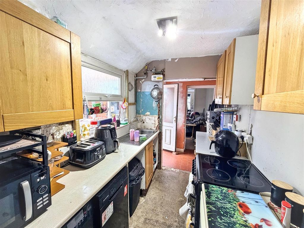 Property photo 2 of 6 20260904141810_20260904-Interior-12-J8Ktouvrqvwype
