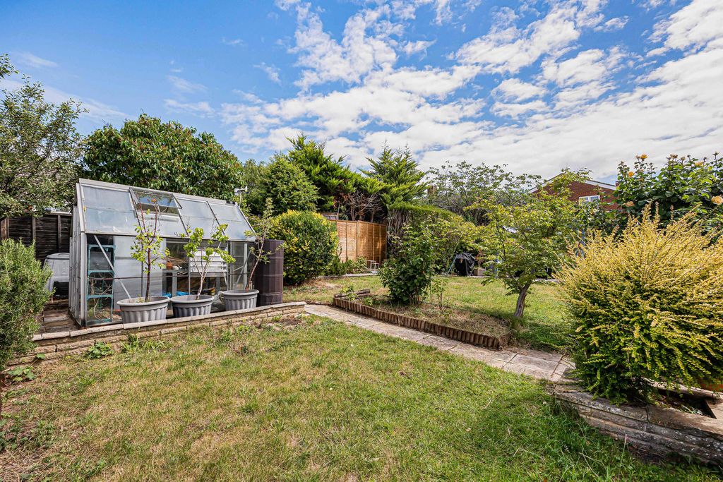 Additional image 14 of 3 bed bungalow for saleBroadwater Road, Twyford RG10