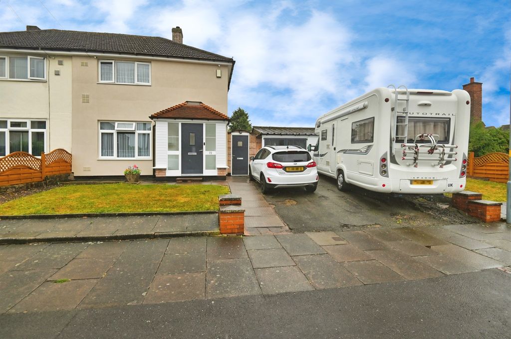 Property photo 2 of 17