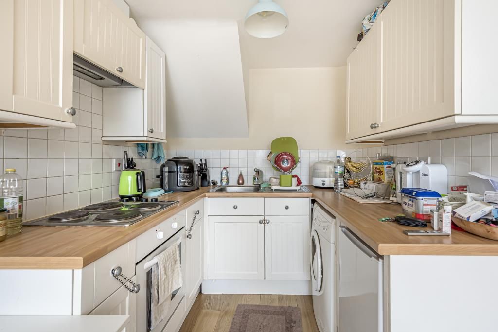 Property photo 2 of 10 Kitchen