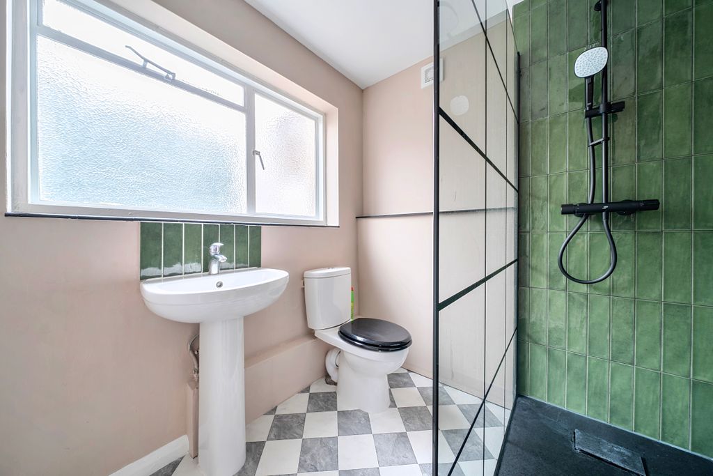 Property photo 3 of 12 1424874-18-69B29205Eef5E