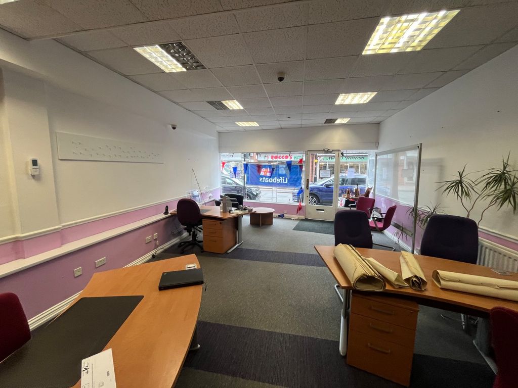 Property photo 3 of 6 Picture No. 12