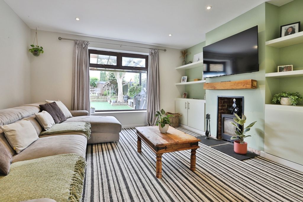 Property photo 2 of 26 Pbox-Img.Jpg
