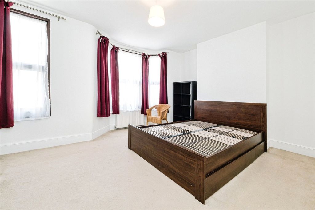 Property photo 2 of 14 Picture No. 31