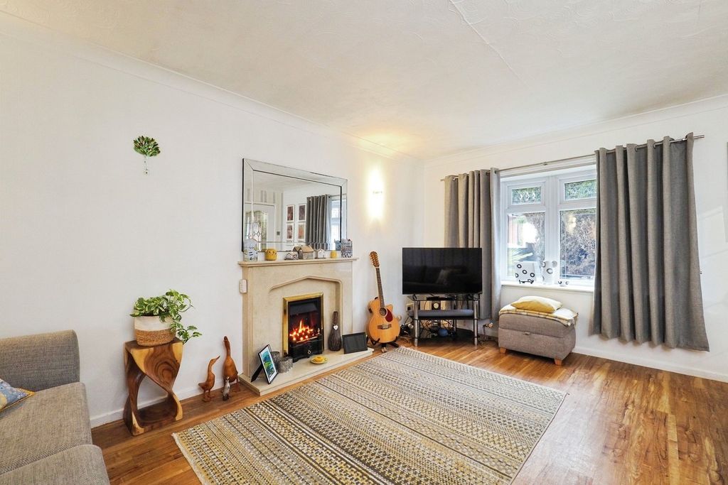 Property photo 3 of 25