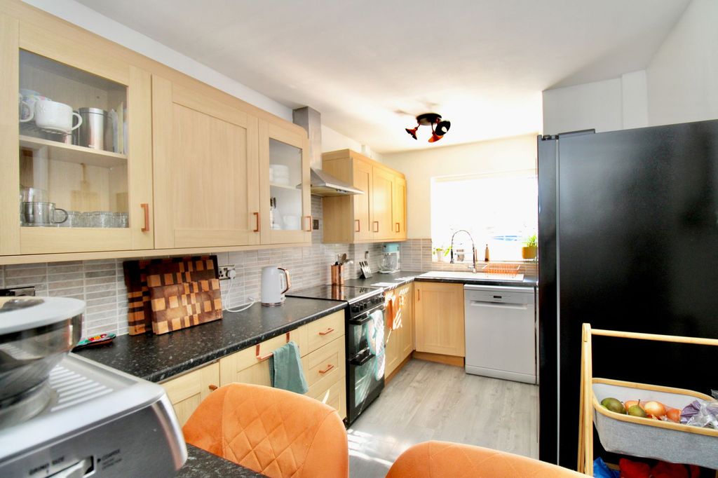 Property photo 3 of 13