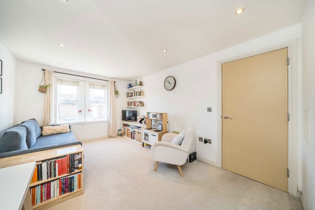 Property photo 1 of 6