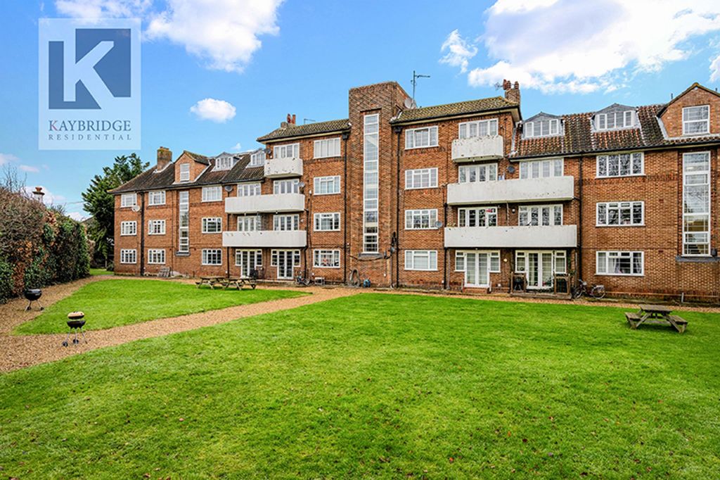 Property photo 2 of 14 Court House Mansions, Eastway, Epsom