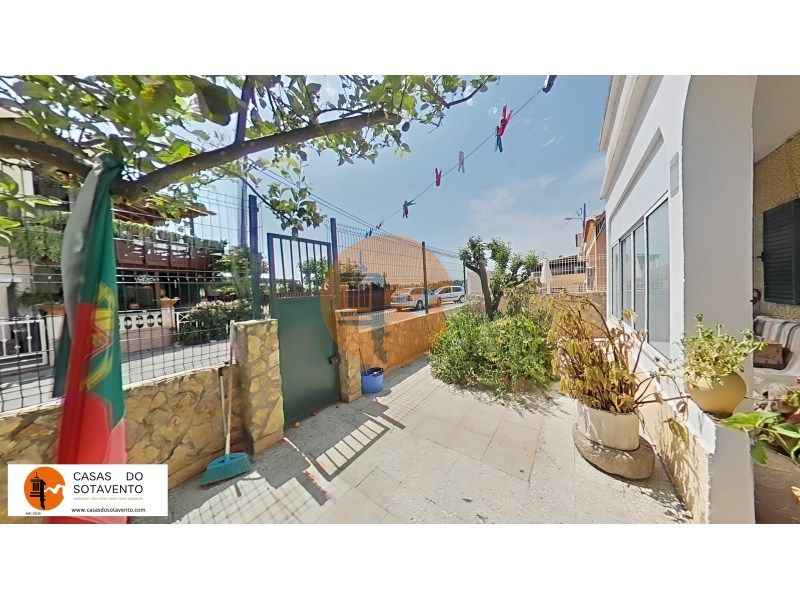 Property photo 3 of 99