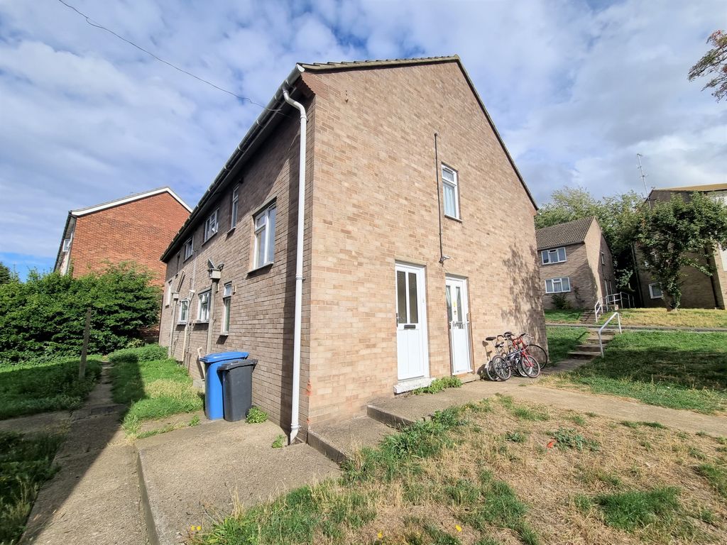 Property photo 1 of 5 Front