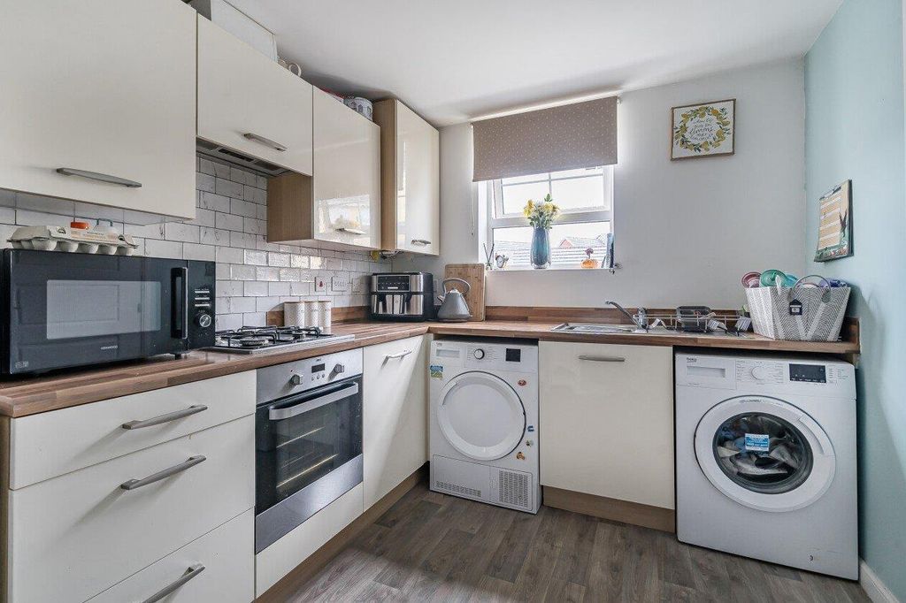 Property photo 2 of 13 Kitchen