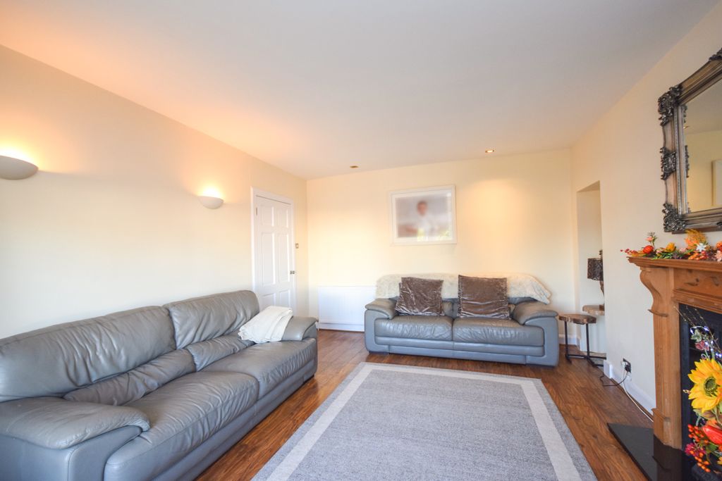 Property photo 3 of 30