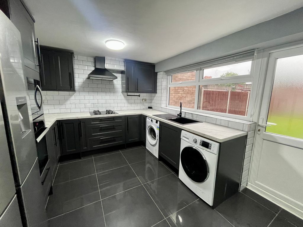 Property photo 3 of 12 Re-Fitted Kitchen Diner