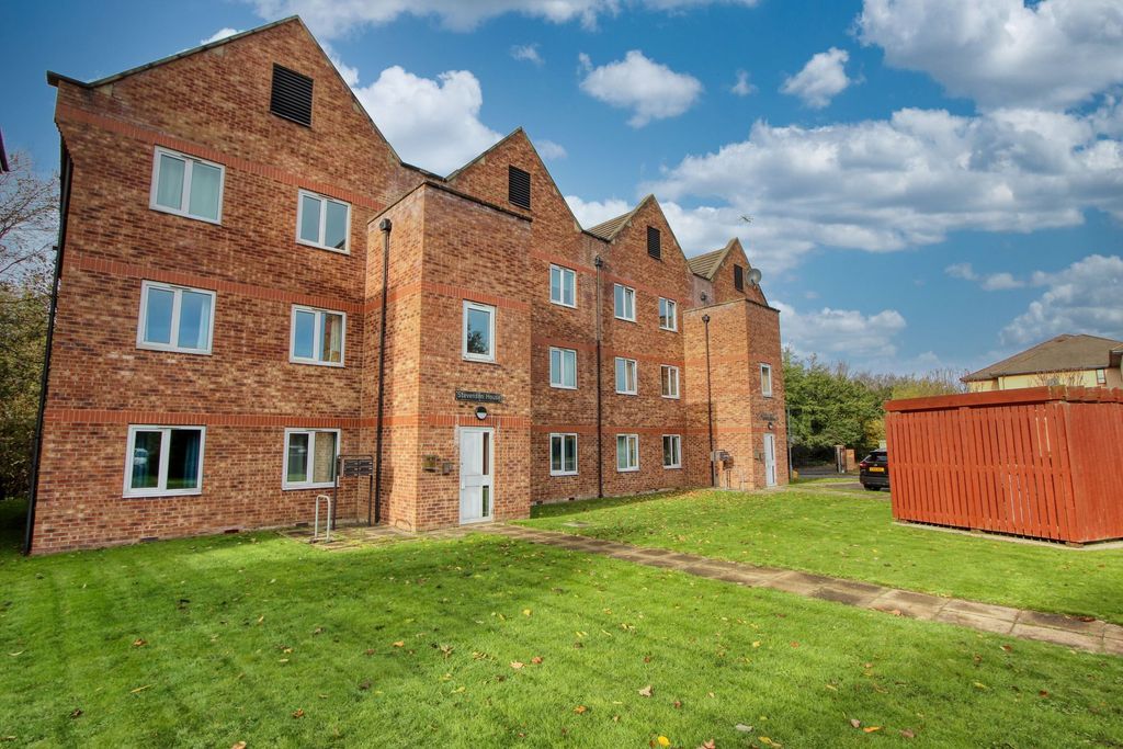 Property photo 1 of 11 Front