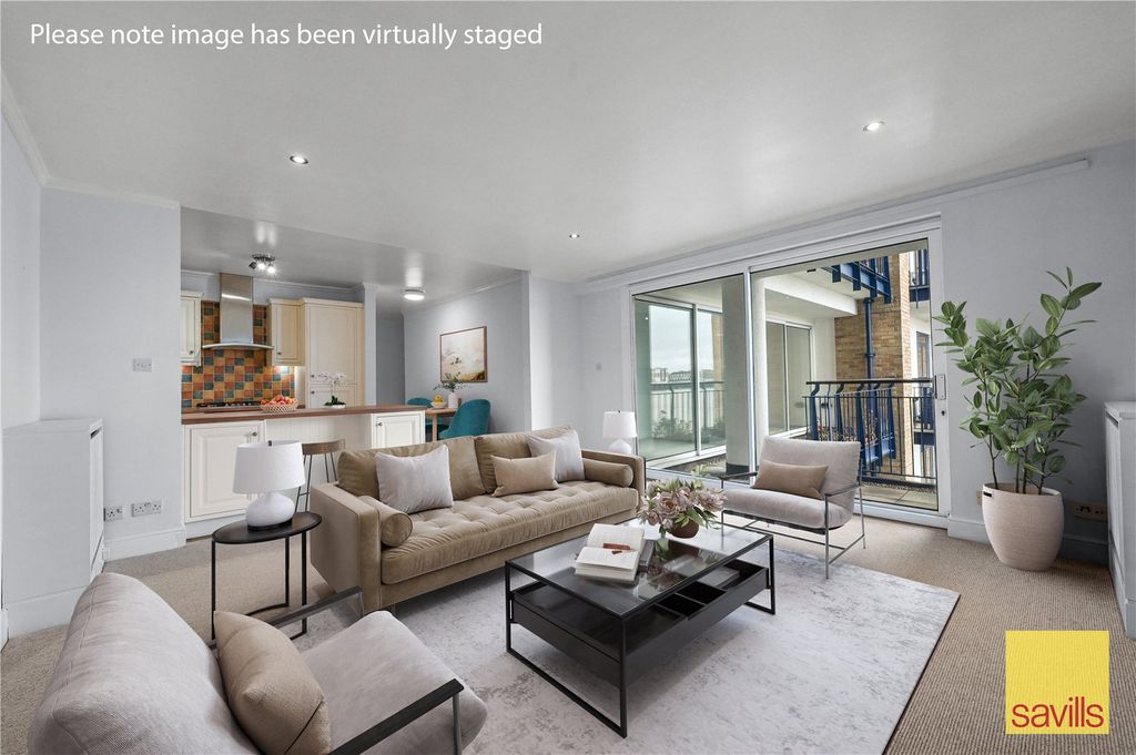 Property photo 3 of 15 Reception/Kitchen