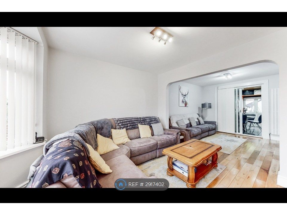 Property photo 1 of 17 Lounge