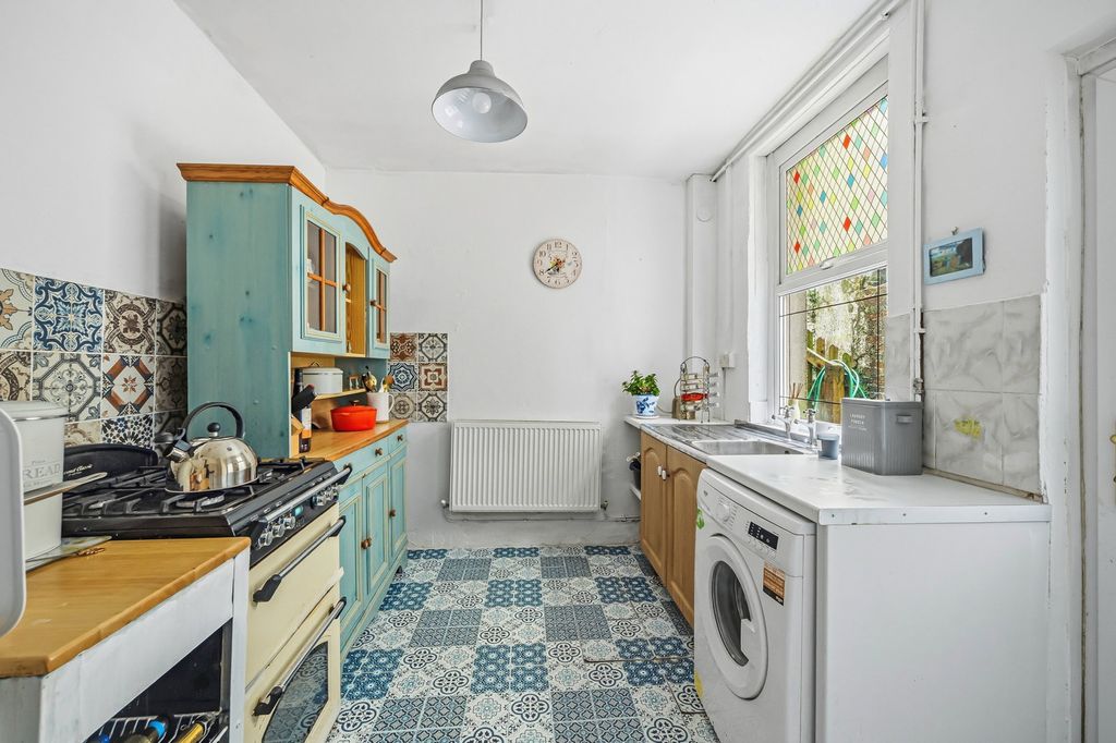 Property photo 3 of 24