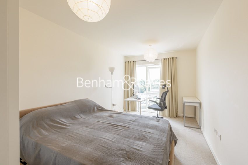 Property photo 3 of 12
