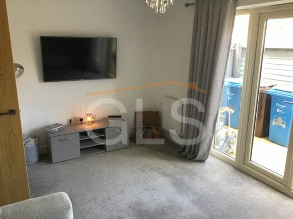 Property photo 2 of 10 Lounge