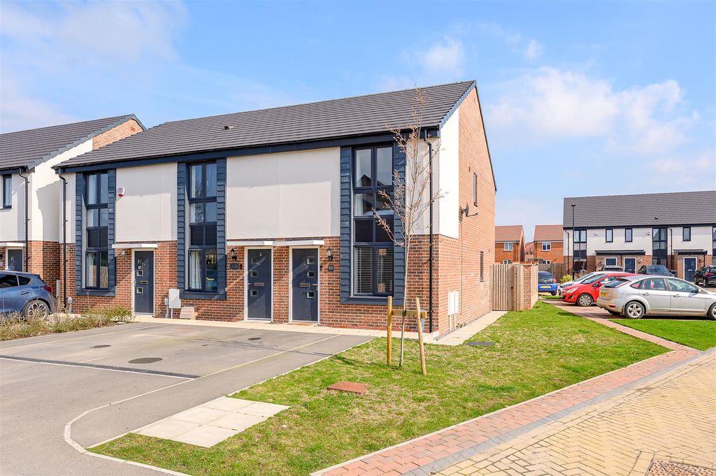 Property photo 1 of 16 External