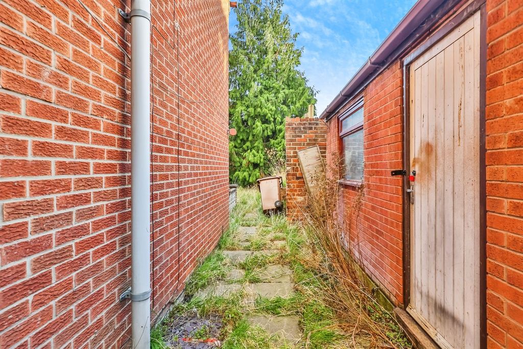 Property photo 3 of 5