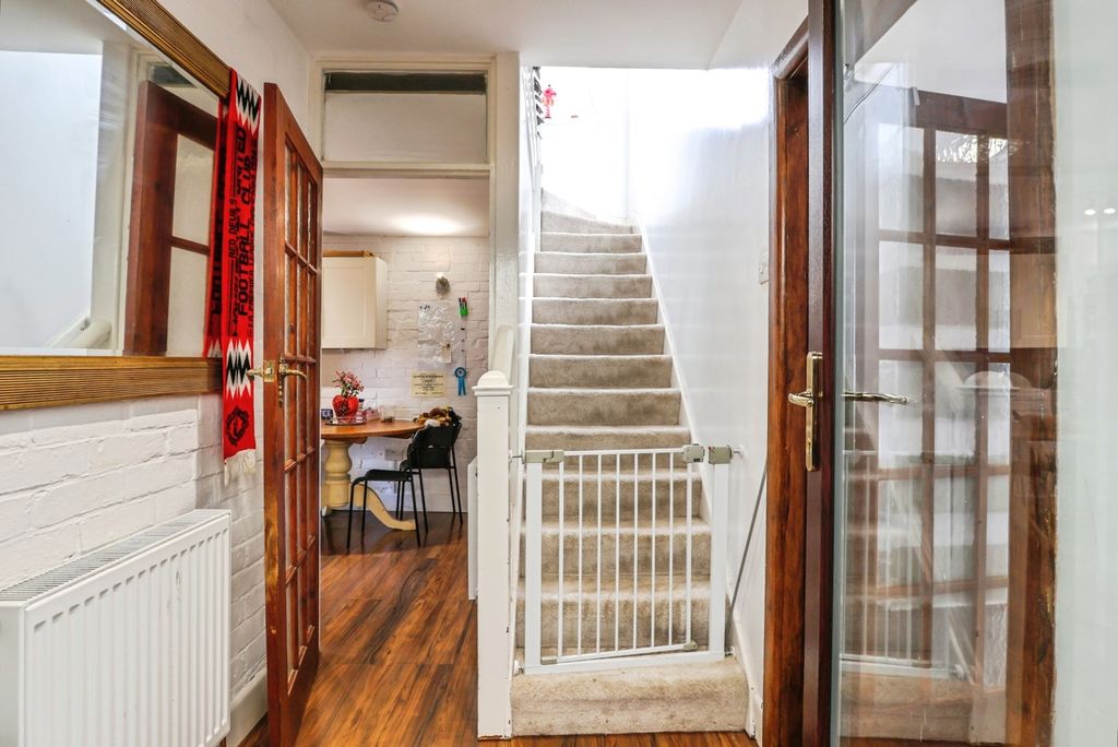 Property photo 3 of 19 Pbox-Img.Jpg