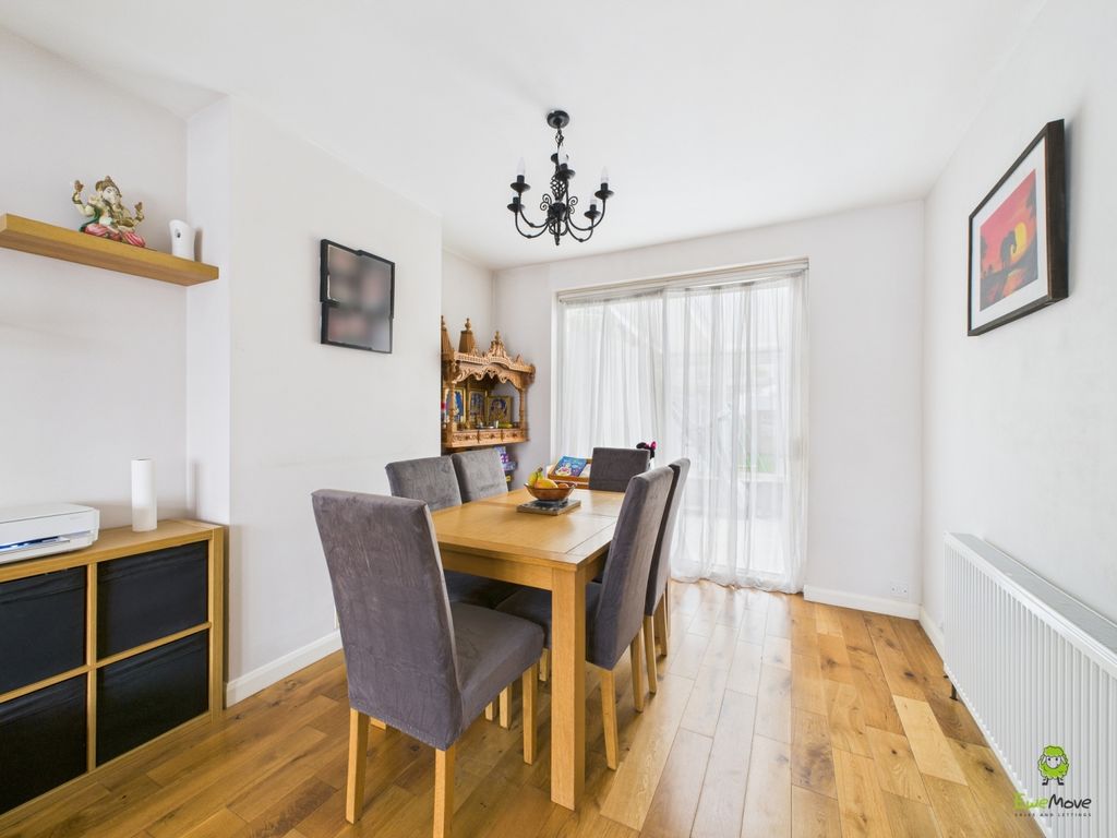 Property photo 2 of 19 Presented By Nicoleta At Ewemove Bexleyheath And D