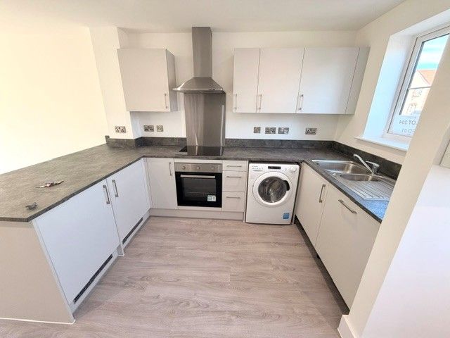 Property photo 2 of 7 Kitchen