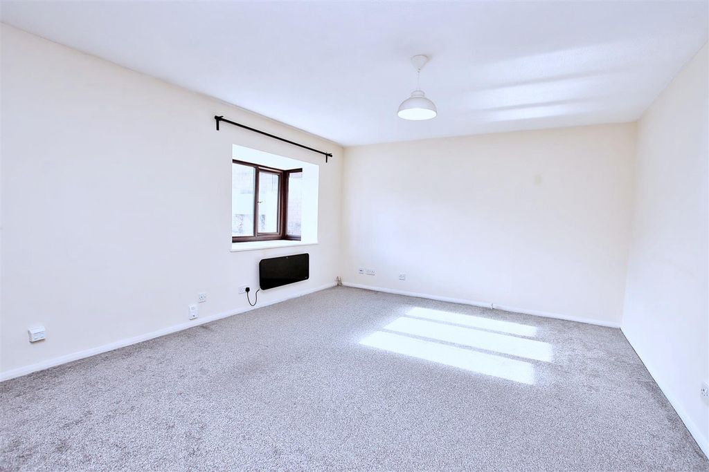 Property photo 2 of 7 Q7Czy7Fepuqijhjsfmc5Mg.Jpg